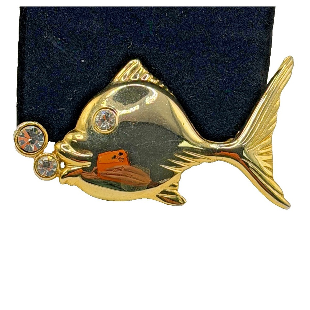 Vintage Kitschy Fish Brooch Goldtone with Rhinestone Bubbles and Eye